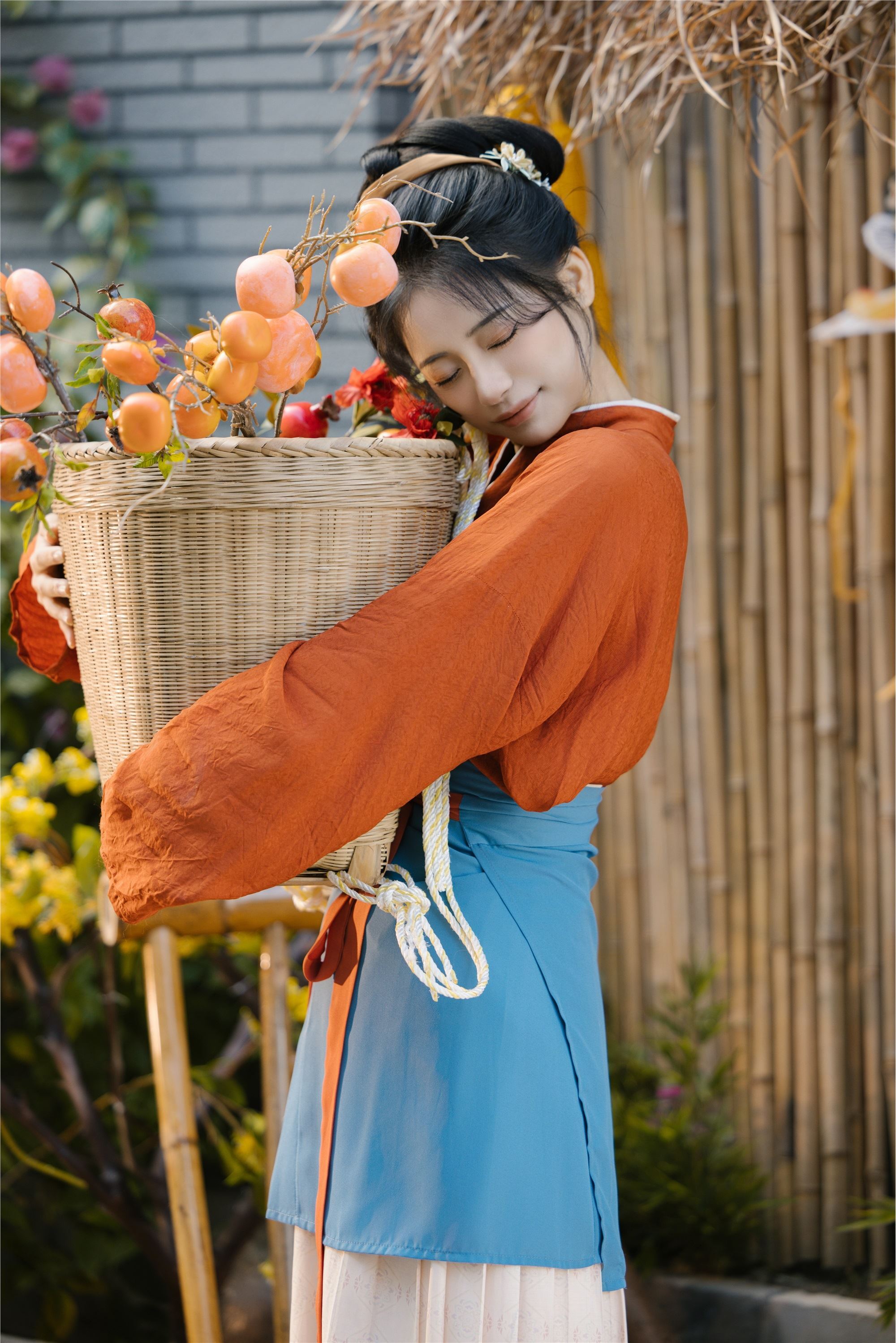 YITUYU艺图语 2025.01.18 晒秋 衔鹿